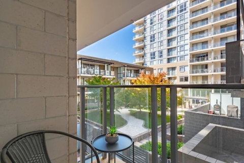 Spacious 1BR Stylish New Acton Apartment +Parking - Inverell Accommodation 23