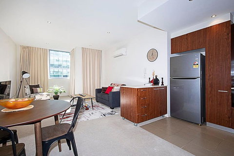 Spacious 1BR Stylish New Acton Apartment +Parking - Inverell Accommodation 8