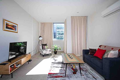 Spacious 1BR Stylish New Acton Apartment +Parking - Inverell Accommodation 20