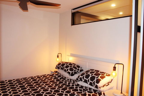 Stylish, Modern, Cute As A Button - Braddon CBD - Inverell Accommodation 11
