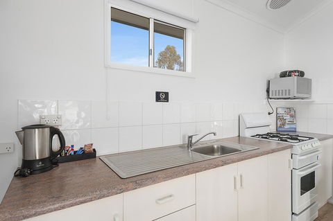 Port Broughton Tourist Park - Inverell Accommodation 39