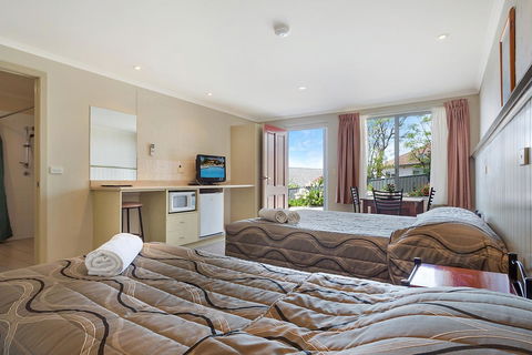 Heritage House Motel & Units - Inverell Accommodation 24