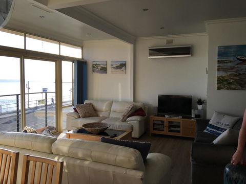 Crystal Blue Apartment - Inverell Accommodation 35