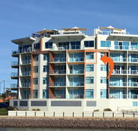 Wallaroo Marina Waterfront Luxe Apartment - Inverell Accommodation