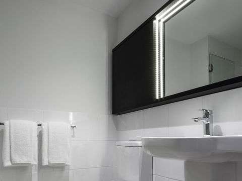 Ibis Adelaide - Inverell Accommodation 10