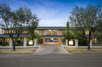 Book Wagga Wagga Accommodation Vacations Inverell Accommodation Inverell Accommodation