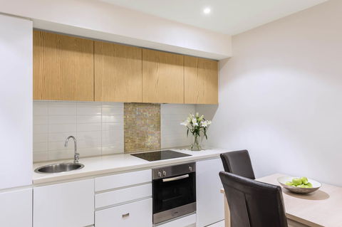 IStay Precinct Adelaide - Inverell Accommodation 8