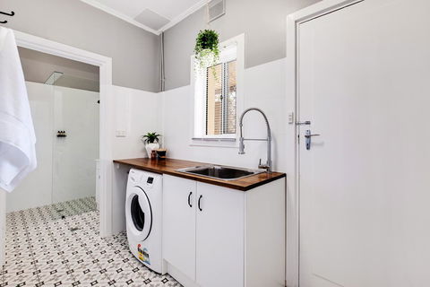 Cute And Cosy - Events, Workers, Getaways - Inverell Accommodation 11