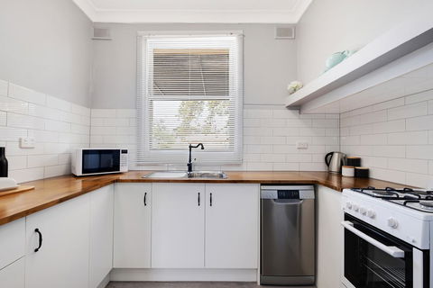 Cute And Cosy - Events, Workers, Getaways - Inverell Accommodation 9