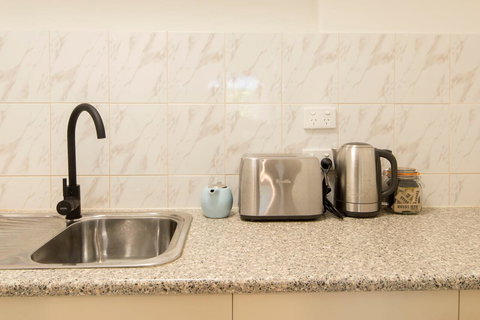 The Manor Basket Range - Inverell Accommodation 9