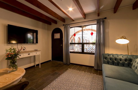 The Manor Basket Range - Inverell Accommodation 7