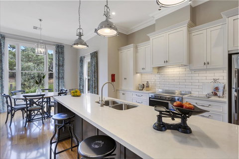 Grandview Accommodation - The Elm Tree Apartments - Inverell Accommodation 15