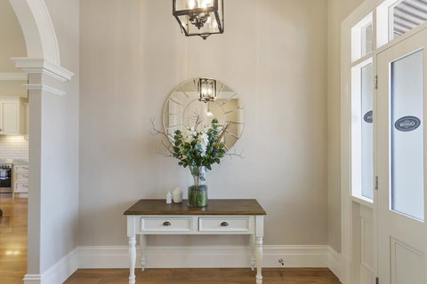 Grandview Accommodation - The Elm Tree Apartments - Inverell Accommodation 23