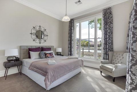 Grandview Accommodation - The Elm Tree Apartments - Inverell Accommodation 9