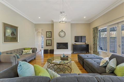 Grandview Accommodation - The Elm Tree Apartments - Inverell Accommodation 16