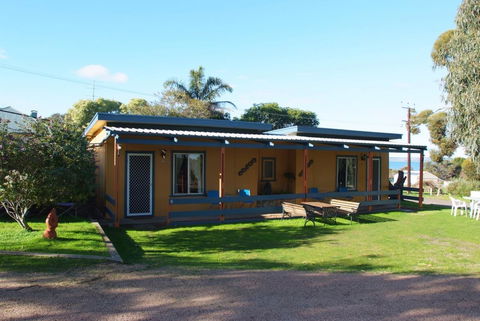 Casuarina Coastal Units - Inverell Accommodation 1