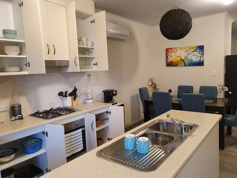 Explore Adelaide, Gawler, The Barossa And Clare Valleys All-in-one - Inverell Accommodation 7