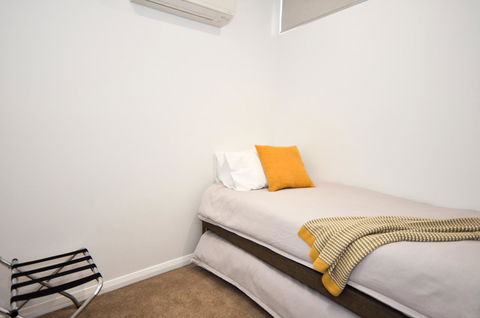 Loxton Courthouse Apartments - Inverell Accommodation 0