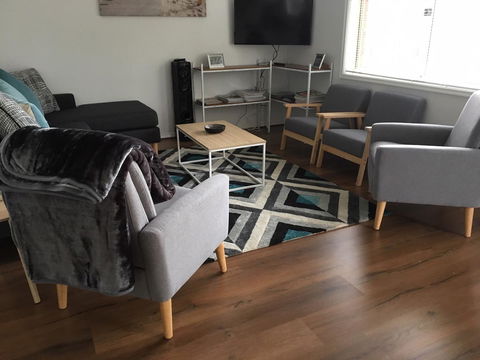 Windsor Gardens Home - Inverell Accommodation 7