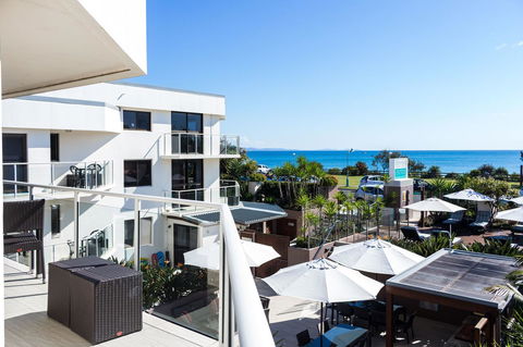 Bayview Beachfront Apartments, In Town Right On The Beach - Inverell Accommodation 15
