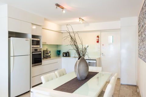 Bayview Beachfront Apartments, In Town Right On The Beach - Inverell Accommodation 42