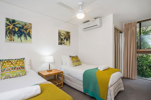 Bayview Beachfront Apartments, In Town Right On The Beach - Inverell Accommodation 34