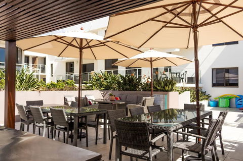 Bayview Beachfront Apartments, In Town Right On The Beach - Inverell Accommodation 25