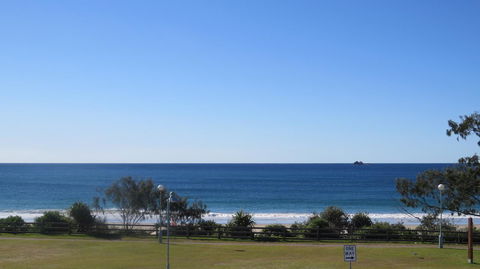 Bayview Beachfront Apartments, In Town Right On The Beach - Inverell Accommodation 28