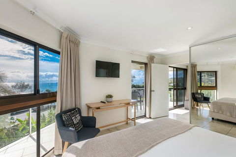 Bayview Beachfront Apartments, In Town Right On The Beach - Inverell Accommodation 33