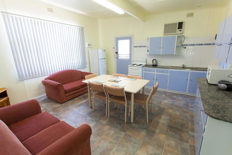 Modra\'s Apartments - Inverell Accommodation 1