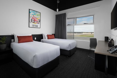 Rydges Pit Lane - Inverell Accommodation 32