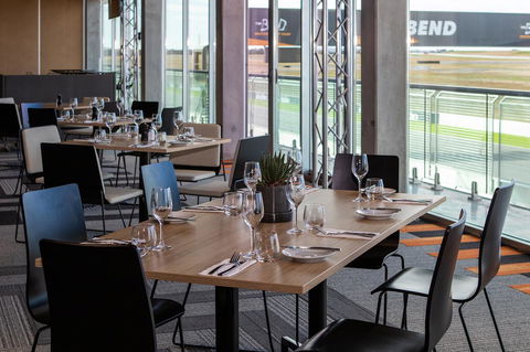 Rydges Pit Lane - Inverell Accommodation 39