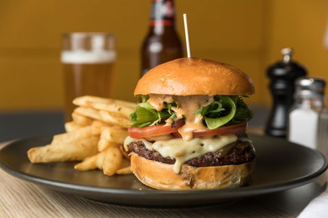 Rydges Pit Lane - Inverell Accommodation 9