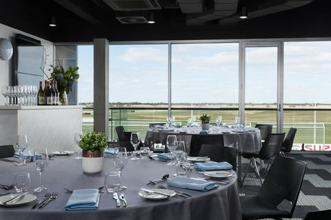 Rydges Pit Lane - Inverell Accommodation 6