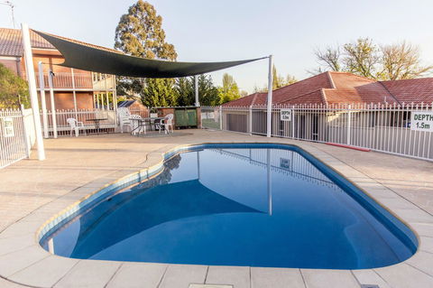 Bathurst Motor Inn - Inverell Accommodation 5