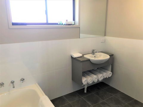Bathurst Motor Inn - Inverell Accommodation 15