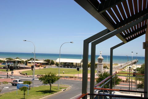 Semaphore Blue Apartments - Inverell Accommodation 12