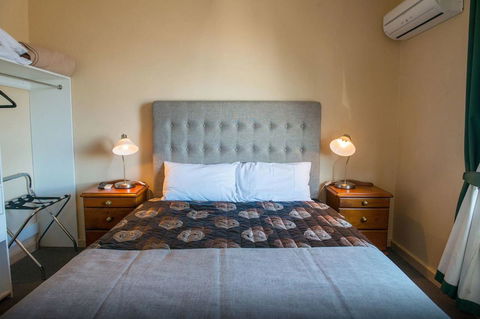 Tailem Bend Riverside Hotel - Inverell Accommodation 2