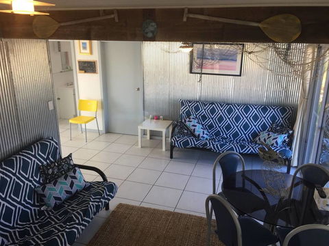 SHAKIN' SHACK - Inverell Accommodation 9