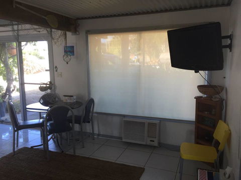 SHAKIN' SHACK - Inverell Accommodation 12