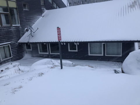 Snowy Gums Chalet - Inverell Accommodation 2