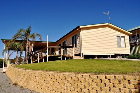 Baywatch - Inverell Accommodation 14