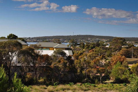 Baywatch - Inverell Accommodation 7