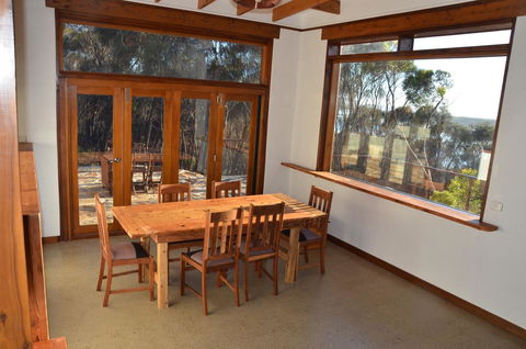 Of Stone & Wood Guesthouse - Inverell Accommodation 4