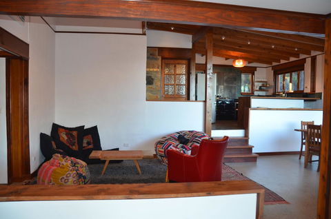 Of Stone & Wood Guesthouse - Inverell Accommodation 8