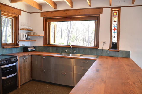 Of Stone & Wood Guesthouse - Inverell Accommodation 10