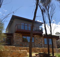 Of Stone and Wood Guesthouse - Inverell Accommodation