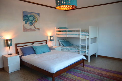 Of Stone & Wood Guesthouse - Inverell Accommodation 13