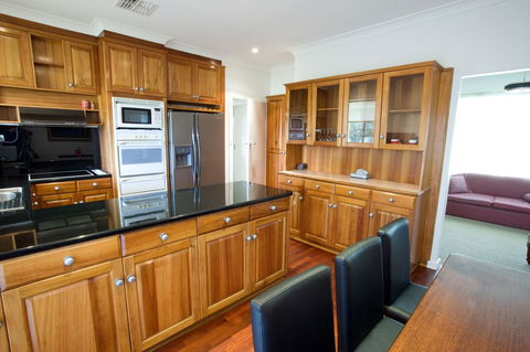 The Commodore - Inverell Accommodation 21