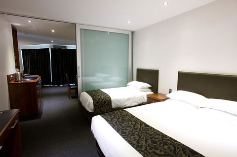 The Commodore - Inverell Accommodation 9